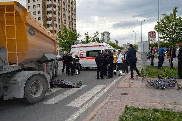 Kardeşi Ölen Ağabeyin Çaresiz Bekleyişi