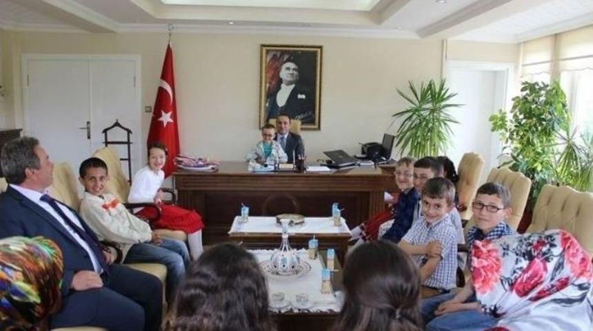 Minik Öğrencilerden Kaymakam Erdoğan’a Ziyaret