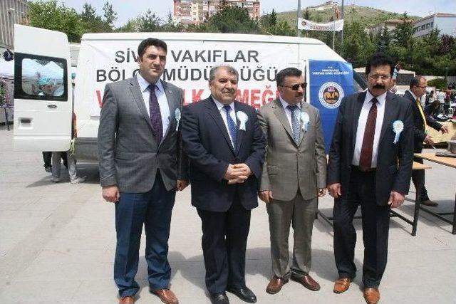 Sivas Vakıflar Bölge Müdürlüğü Yozgat’ta Vatandaşa Vakıf Yemeği İkram Etti