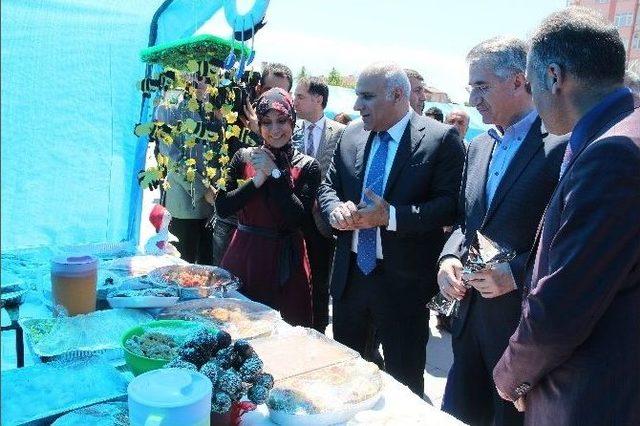 Engellilerin El Emekleri Sergilendi 1