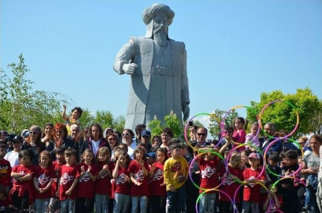 Eskişehir&rsquo;de Hıdrellez Ateşi Dede Korkut Parkında Yandı