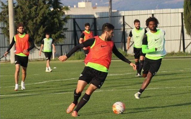 Akhisar Belediyespor, Galatasaray Maçı Hazırlıklarına Başladı