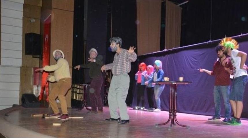 Kırıkkale &Uuml;niversitesi&rsquo;nden Tiyatro Festivali