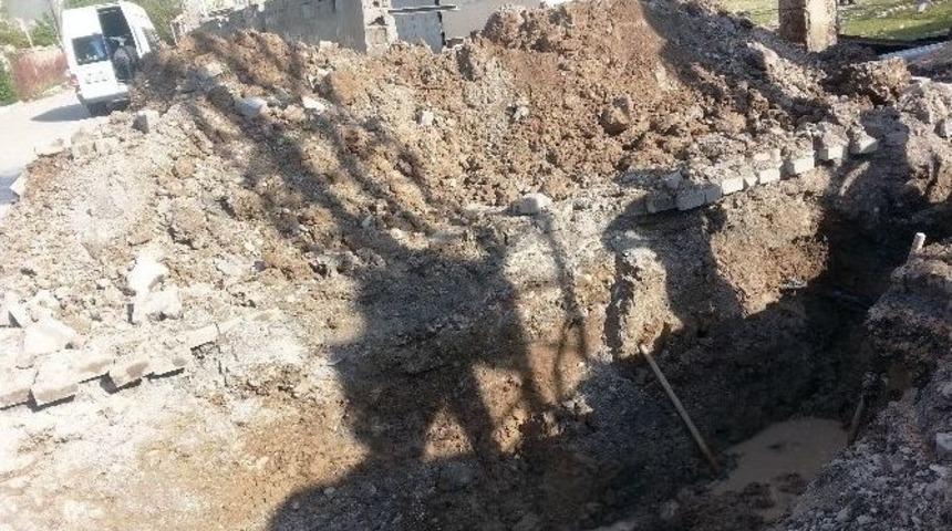 Van&rsquo;daki Patlamanın Olduğu Yerde Dev &Ccedil;ukur Oluştu