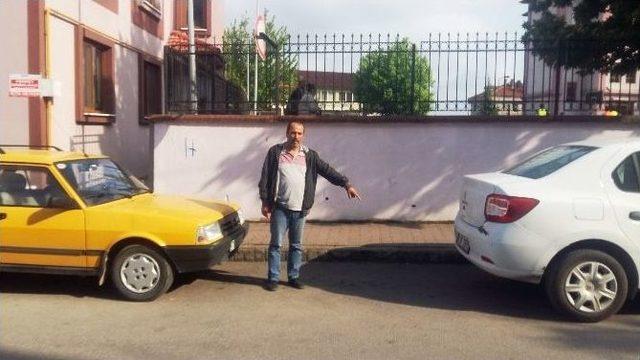 2 Dakikada Otomobili &Ccedil;aldı, G&uuml;venlik Kamerasına Yakalandı 1