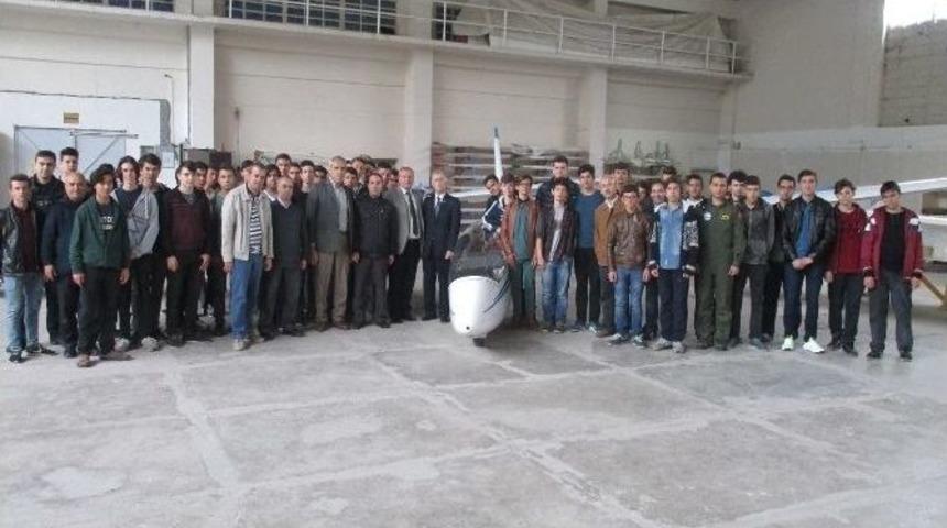 &Ouml;ğrenciler U&ccedil;aklarla Tanıştı