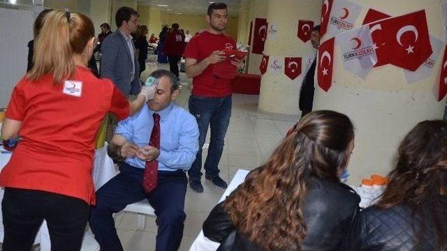 Bandırma Onyedi Eylül Üniversitesi Kızılay’a Kan Bağışladı