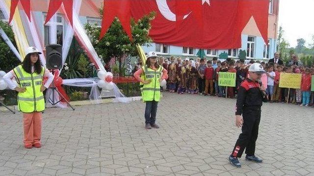 Gönen’de Karayolu Güvenliği Ve Trafik Haftası Kutlandı 1