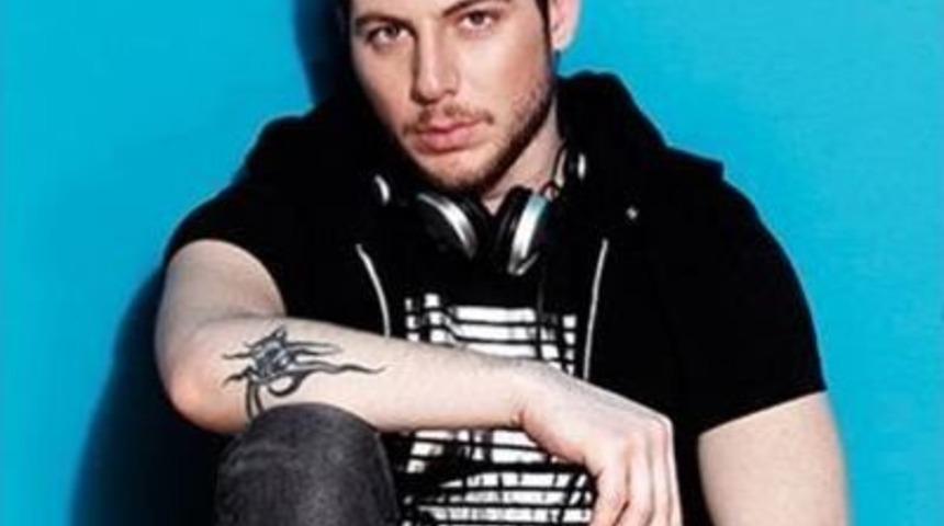 Kuşadası Eğlenceye Kapılarını A&ccedil;ıyor