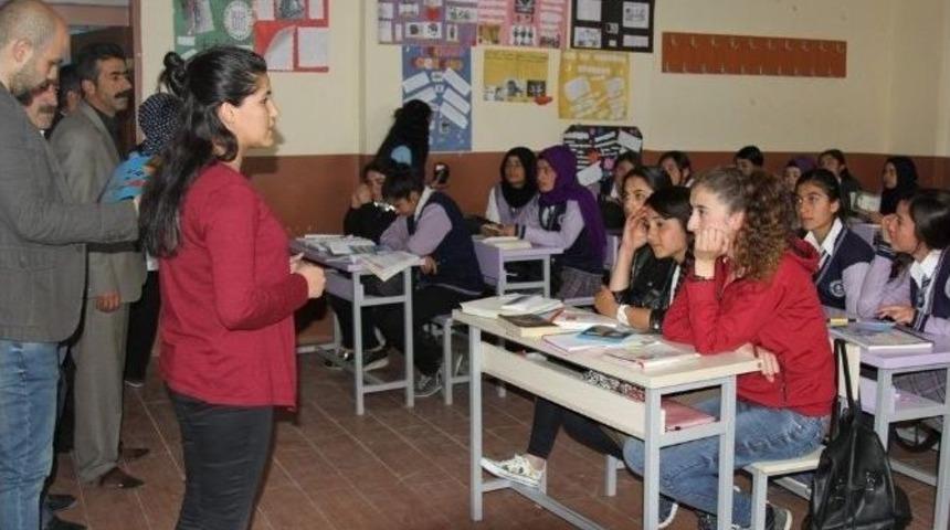 Başkale Belediyesi Uyuşturucuya Karşı Savaş A&ccedil;tı