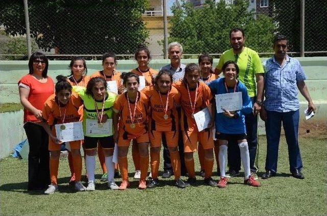T&uuml;rkiye Okullararası Futbol Yarı Final M&uuml;sabakaları 3