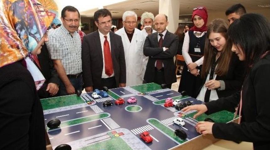 Pa&uuml; &Ouml;ğrencilerinden &lsquo;2. Bilim Eğitimi Fuarı&rsquo;