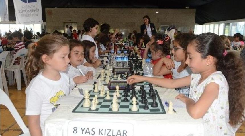 B&uuml;y&uuml;kşehir&rsquo;den Satran&ccedil; Turnuvası