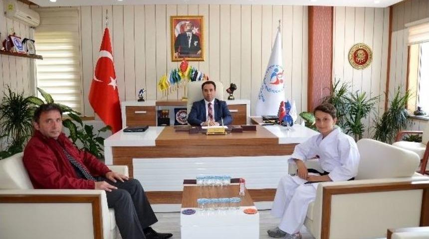 Bilecikli Milli Karateci Bulgaristan Yolcusu