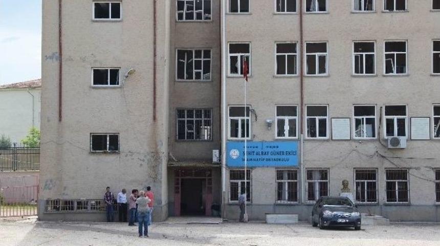 Ter&ouml;r Saldırısı Y&uuml;z&uuml;nden Eğitime Ara Verildi