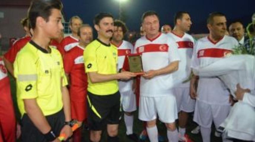 &Ccedil;ağlar Oksay Hakemliğe Veda Etti