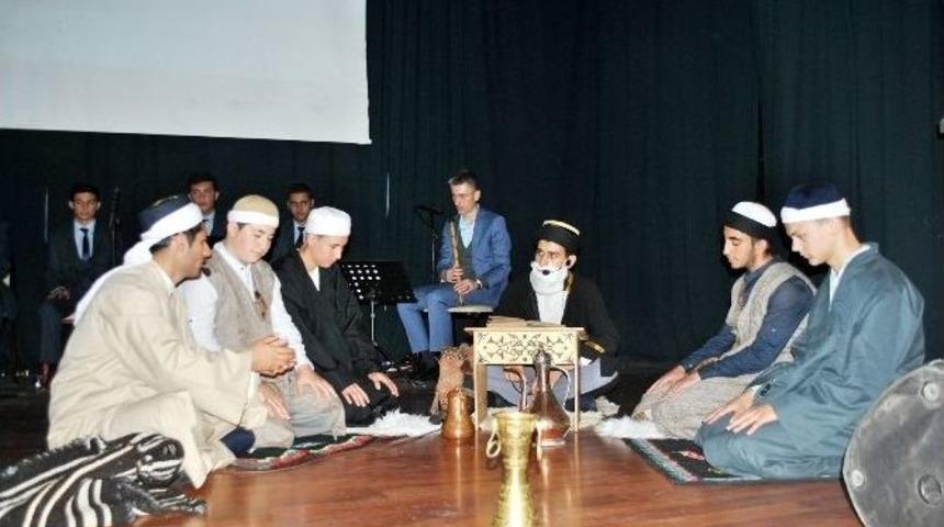 İmam Hatipliler Yunus Emre&rsquo;yi Andı