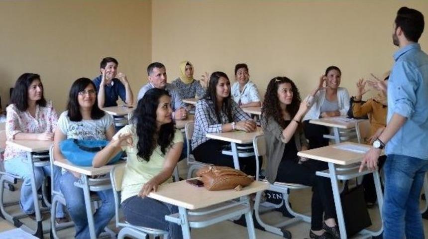 &Uuml;cretsiz Sertifikalı İşaret Dili Eğitimi