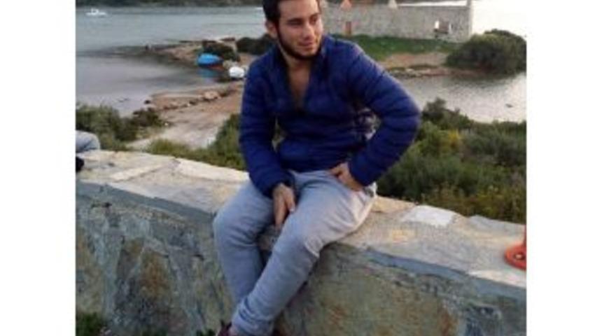 İntihar Edeceğini Arkadaşlarına Mesajla Bildirdi