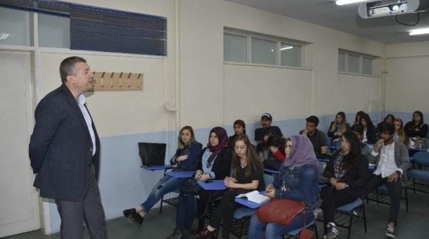 İha B&ouml;lge M&uuml;d&uuml;r&uuml; &Ccedil;orbacı &Ouml;ğrencilere Ajans Haberciliğini Anlattı