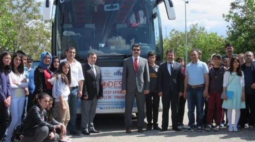 &Ouml;ğrenciler, &Ccedil;anakkale Yolcusu