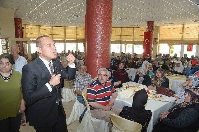 Şehit Annelerinden Başkan Sözlü’ye Teşekkür Plaketi