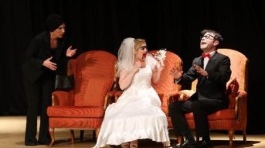 Yenimahalle&rsquo;de &ldquo;aklım Ka&ccedil;tı G&ouml;ren Var Mı?&rdquo; Kırdı Ge&ccedil;irdi