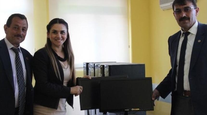 Dabb&rsquo;tan 10 Belediyeye 20 Bilgisayar