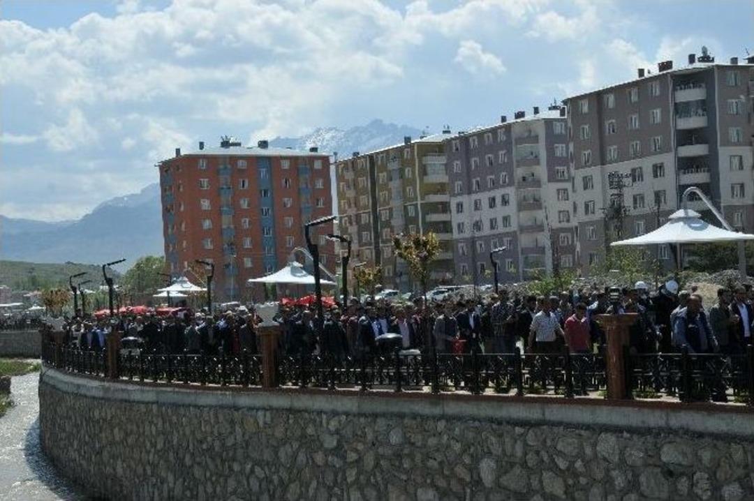 Vanlı Şehidi Binler Uğurladı