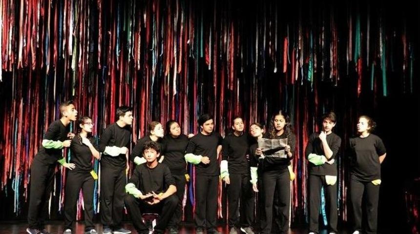 Festivalin 2. G&uuml;n&uuml; &lsquo;ne Dersin Azizim&rsquo; İle Devam Etti