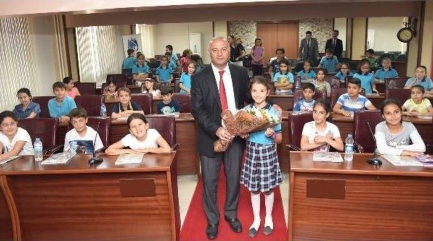 &Ouml;ğrenciler Yunusemre Belediyesi&rsquo;ni Tanıdı