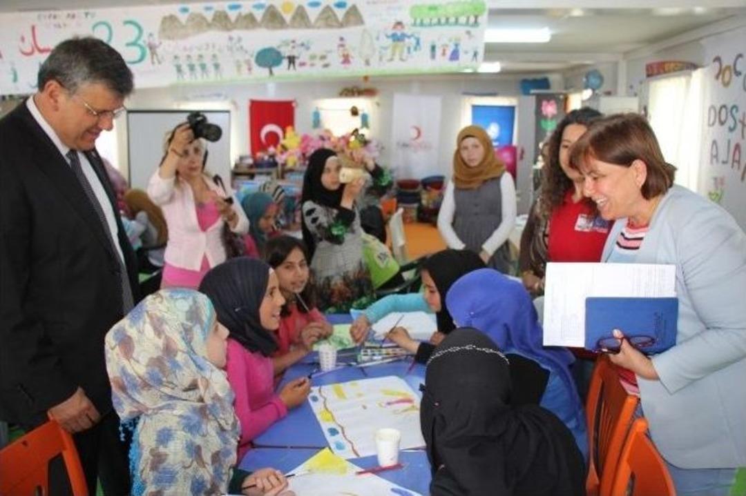 Chp&rsquo;li Barut Ve T&uuml;rkmen Sarı&ccedil;am M&uuml;lteci Kampı&rsquo;nda