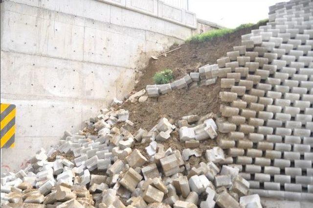 Köprülü Kavşakta Çökme 1