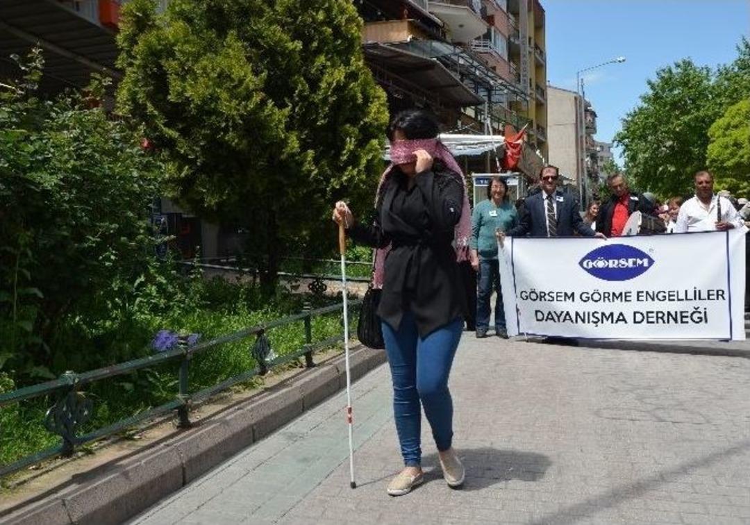 On Saniyeliğine G&ouml;rme Engelli Oldular