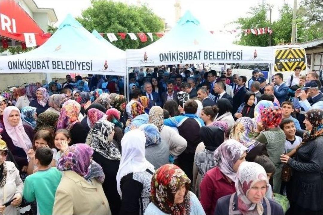 Mevlana Mahallesine Modern Semt Pazarı