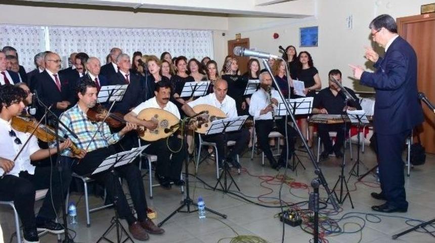 Huzurevi Sakinleri Konserde G&ouml;n&uuml;llerince Eğlendi