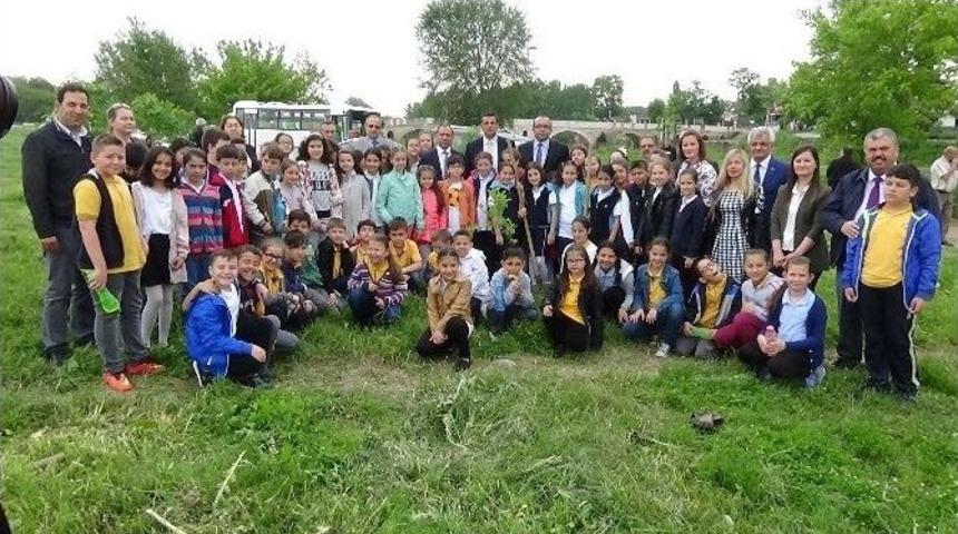 Davetiye Yazan &Ouml;ğrencinin İsmi &Ccedil;ınarla Yaşayacak