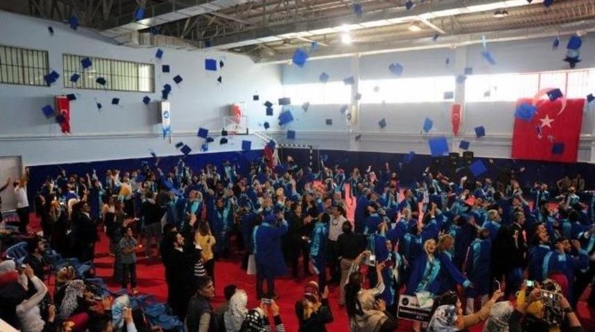 Yy&uuml;&rsquo;de Mezuniyet Sevinci