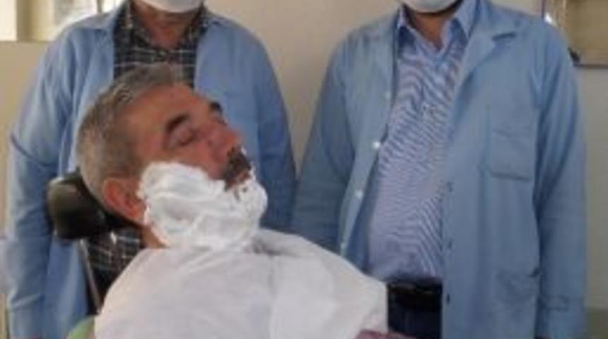 Alaşehirli Kuaf&ouml;rden Hijyenik Tıraş