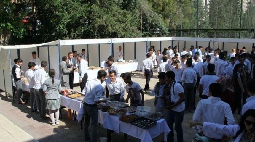 &Ouml;ğrenciler Kermes D&uuml;zenleyip Kan Bağışında Bulundu