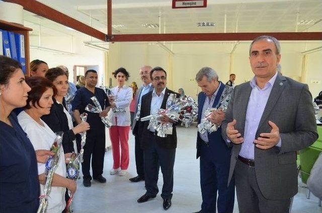 D&uuml;nya Ebeler G&uuml;n&uuml; 1