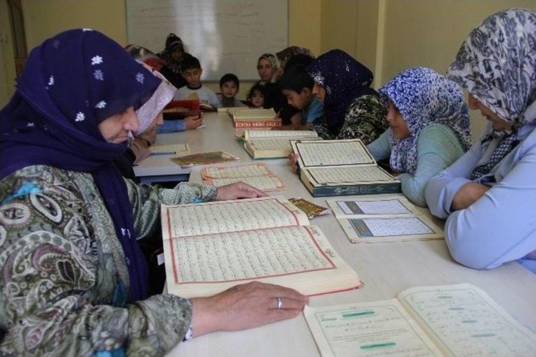 Eyy&uuml;biyeli Kadınlardan Ekinci&rsquo;ye Teşekk&uuml;r