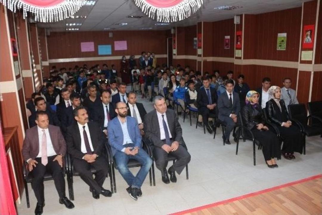 Ağrı&rsquo;da T&uuml;bitak Bilim Fuarı A&ccedil;ıldı