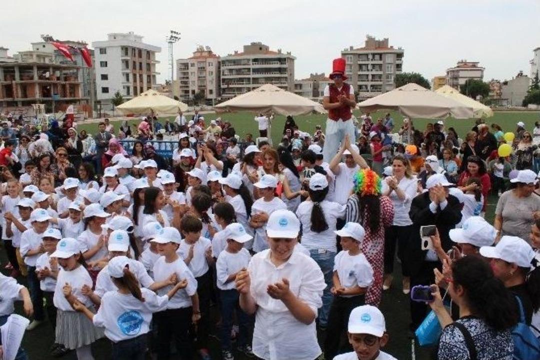 Engelli Ve Engelsiz &Ccedil;ocuklar, Şenlikte Buluştu