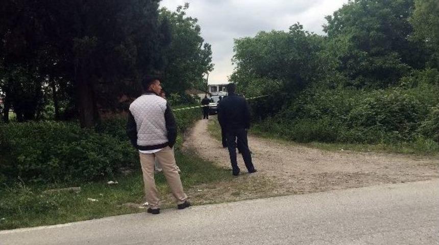 Suriyeli 3 Kardeş Babalarını &Ouml;ld&uuml;r&uuml;p G&ouml;mm&uuml;ş