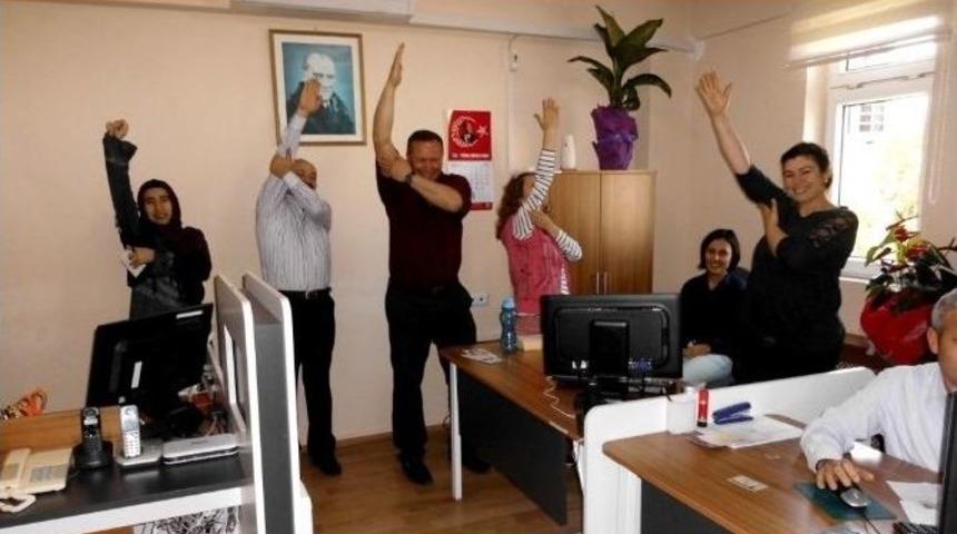 Bozyazı&rsquo;da Kamu &Ccedil;alışanlarına Masa Başında Egzersiz