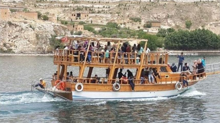 Başarılı &Ouml;ğrenciler Şanlıurfa&rsquo;yı Gezdi