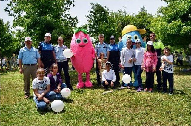 Söke’de Öksüz Ve Yetim Çocuklar İçin Piknik Düzenlendi