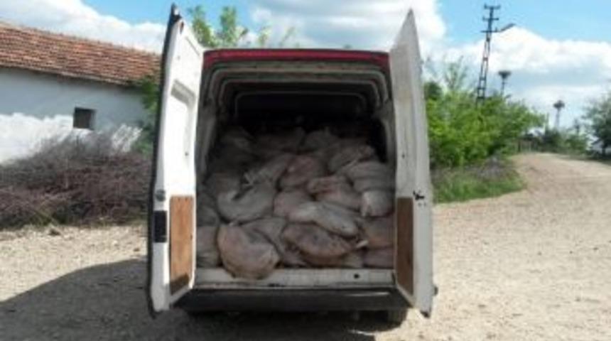 &rsquo;dur&rsquo; İhtarına Uymayan Ara&ccedil;tan 90 Bin Tl&rsquo;lik Ka&ccedil;ak Et &Ccedil;ıktı