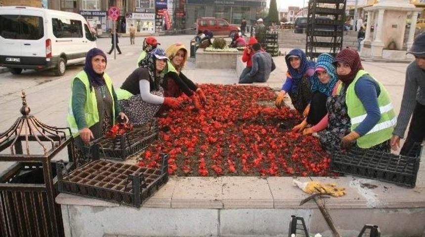 Yozgat &Ccedil;i&ccedil;eklere Bezeniyor